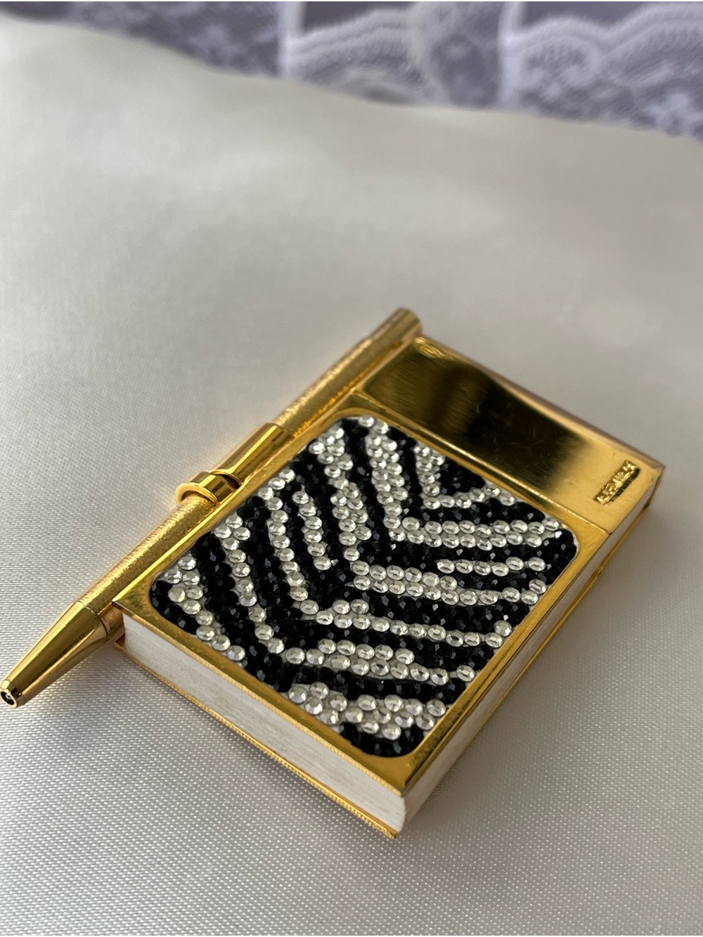Judith Leiber Gold Black & White Crystal Chevron mini notebook, EUC - Picture 15 of 15